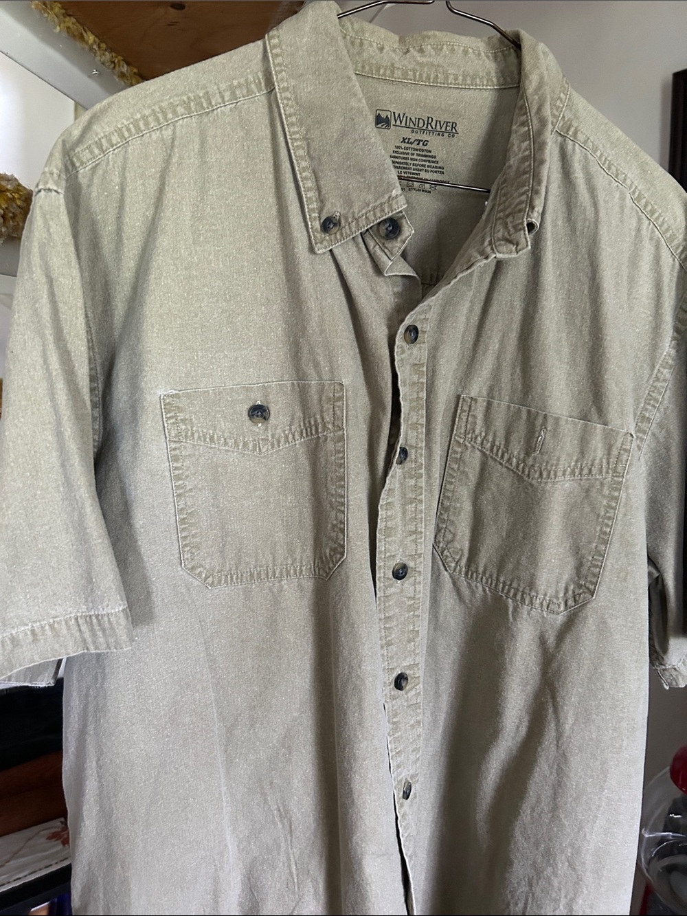 Men's Short-Sleeve Button-Down Shirt in Light Olive